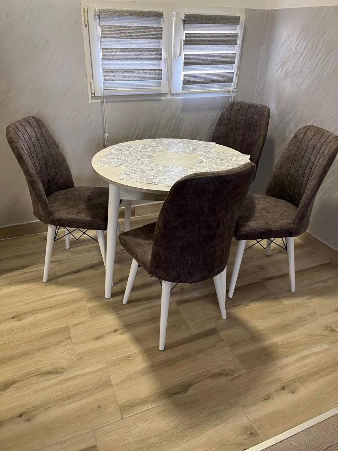 Apartman Petrov Долни Милановац Екстериор снимка